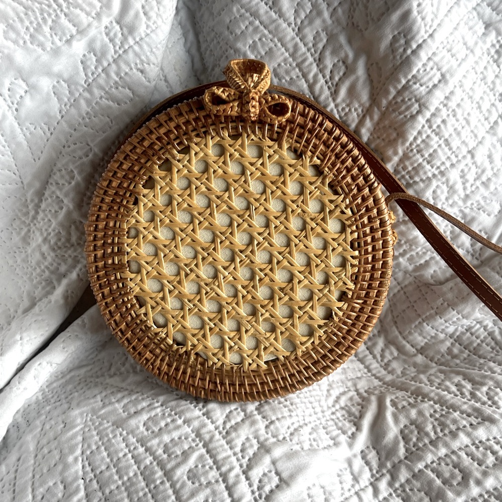 Woven basket medium purse